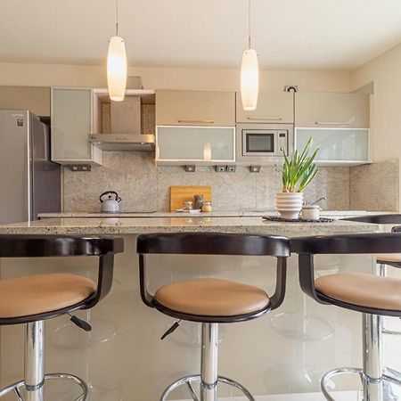 Apartament Happy - Basen, Plaza, Ochrona 24H - 3 Sypialnie Dla Maksymalnie 8 Osob Поберово Экстерьер фото