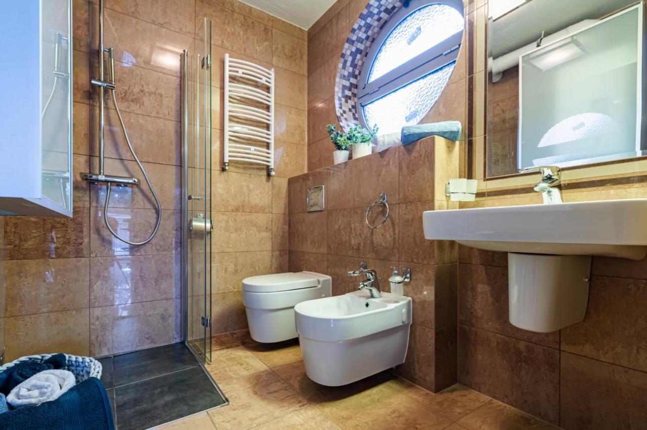 Apartament Happy - Basen, Plaza, Ochrona 24H - 3 Sypialnie Dla Maksymalnie 8 Osob Поберово Экстерьер фото